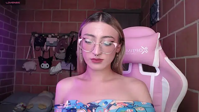 Andrea camilaaa online show from 06/09/26, 03:23