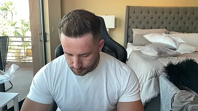 brettmycles28 online show from 09/15/25, 09:59