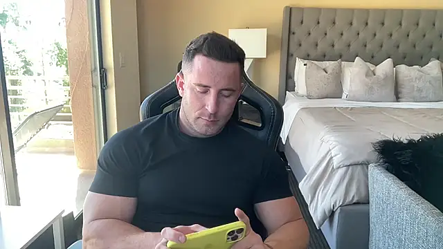 brettmycles28 online show from 10/03/25, 06:27