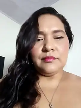 Laurasofia01 online show from 09/30/25, 04:06