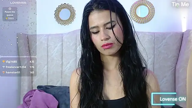 luna starr69 online show from 12/13/25, 07:53