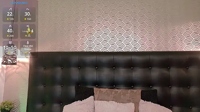 Snapshot of Sharonevanss_ chatting on 02/18/26, 08:05 Sharonevanss online show from 02/18/26, 08:05