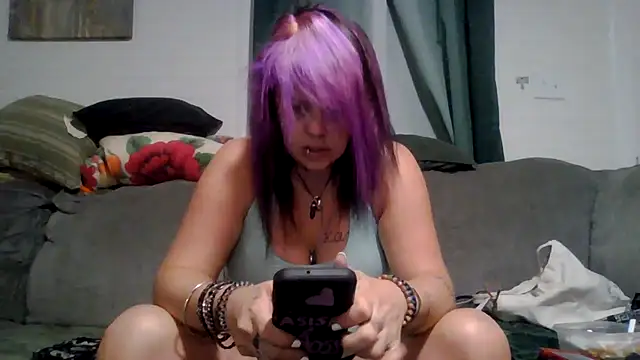 Snapshot of TWiSTYTheTwizted chatting on 07/09/26, 11:42 TWiSTYTheTwizted online show from 07/09/26, 11:42