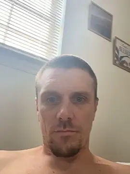 Snapshot of alwayshorny90 chatting on 09/26/25, 12:42 alwayshorny90 online show from 09/26/25, 12:42