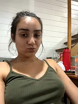 Snapshot of hannahhotwife chatting on 10/04/25, 03:48 hannahhotwife online show from 10/04/25, 03:48