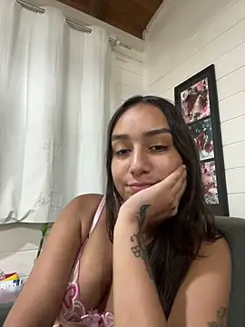Snapshot of hannahhotwife chatting on 03/20/26, 07:30 hannahhotwife online show from 03/20/26, 07:30