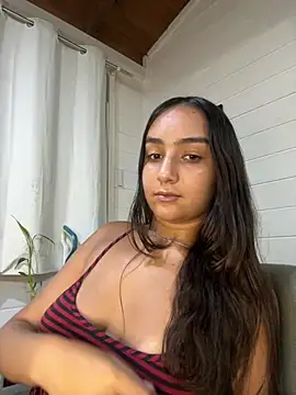 Snapshot of hannahhotwife chatting on 03/31/26, 10:43 hannahhotwife online show from 03/31/26, 10:43