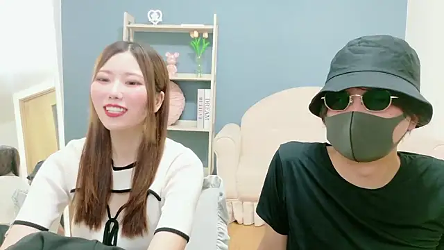 Snapshot of Reto-sama chatting on 09/15/25, 04:07 Reto-sama online show from 09/15/25, 04:07