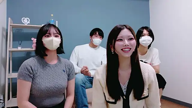 Snapshot of Reto-sama chatting on 10/13/25, 12:49 Reto-sama online show from 10/13/25, 12:49