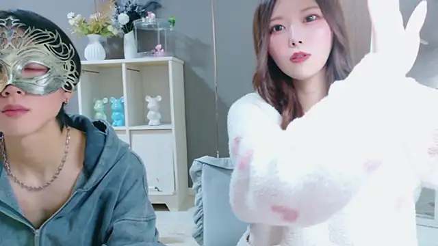 Snapshot of Reto-sama chatting on 10/27/25, 02:54 Reto-sama online show from 10/27/25, 02:54