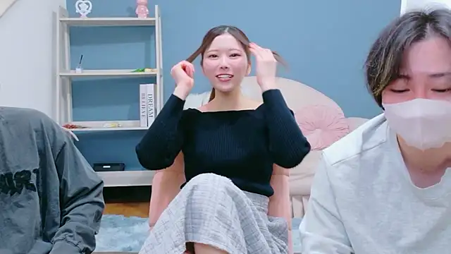 Snapshot of Reto-sama chatting on 02/10/26, 12:42 Reto-sama online show from 02/10/26, 12:42