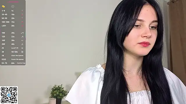 EnricaElis online show from 10/13/25, 08:09