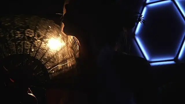 Snapshot of Alvuwkaa chatting on 10/25/25, 08:00 Alvuwkaa online show from 10/25/25, 08:00