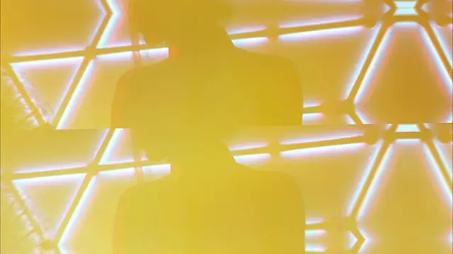 Snapshot of Alvuwkaa chatting on 11/10/25, 08:35 Alvuwkaa online show from 11/10/25, 08:35