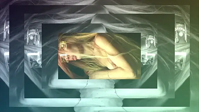 Snapshot of Alvuwkaa chatting on 11/15/25, 01:51 Alvuwkaa online show from 11/15/25, 01:51