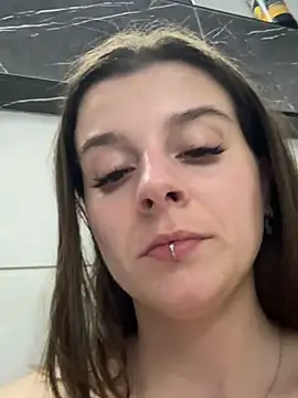 LilyIrons online show from 04/26/26, 02:48