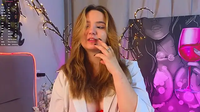 LucilleMcBride online show from 12/03/25, 06:21