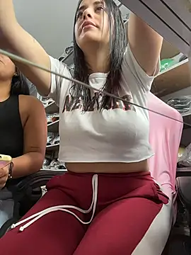 Snapshot of GiaDuque chatting on 02/03/26, 01:05 GiaDuque online show from 02/03/26, 01:05