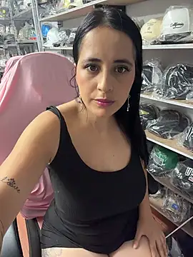 Snapshot of GiaDuque chatting on 03/18/26, 11:13 GiaDuque online show from 03/18/26, 11:13