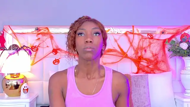 MadeleineHocker online show from 10/28/25, 12:19