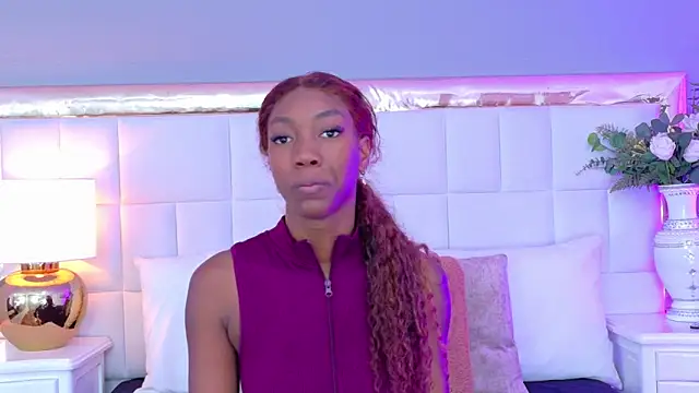 MadeleineHocker online show from 11/09/25, 12:14