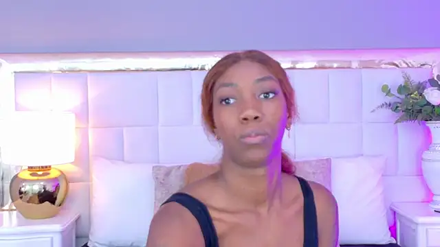 MadeleineHocker online show from 11/18/25, 12:20