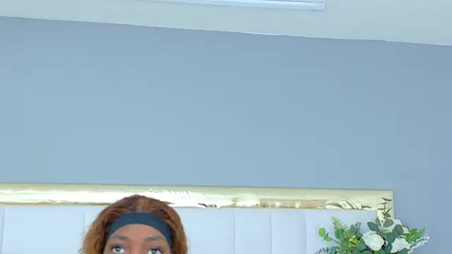 MadeleineHocker online show from 11/22/25, 01:43