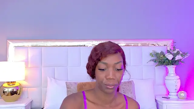 MadeleineHocker online show from 12/04/25, 02:26