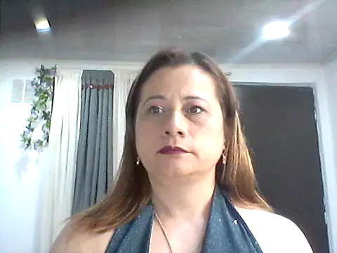 milagros latina75 online show from 10/28/25, 04:09