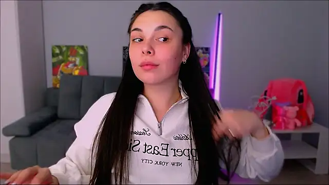 queenofthesense  online show from 11/17/25, 10:54