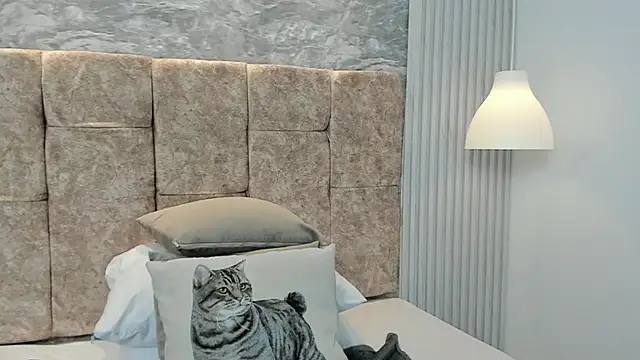 leilapons online show from 10/07/25, 05:21