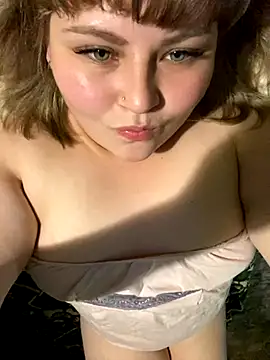 Snapshot of BeckiXrose chatting on 09/09/25, 09:14 BeckiXrose online show from 09/09/25, 09:14