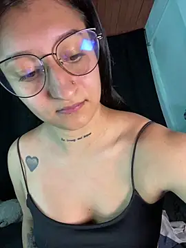 Snapshot of EVAH_LEE_ chatting on 06/06/26, 03:55 EVAH LEE online show from 06/06/26, 03:55