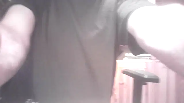 Snapshot of boy40bi chatting on 11/10/25, 04:44 boy40bi online show from 11/10/25, 04:44