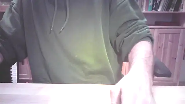 Snapshot of boy40bi chatting on 12/01/25, 06:13 boy40bi online show from 12/01/25, 06:13