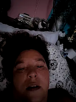 Snapshot of lil-gemini-hippy chatting on 10/12/25, 03:55 lil-gemini-hippy online show from 10/12/25, 03:55