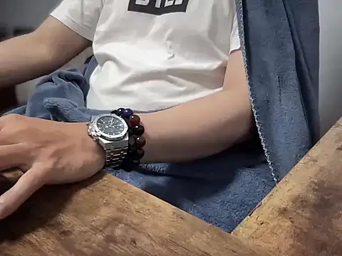 Snapshot of Kumamon518 chatting on 02/17/26, 11:40 Kumamon518 online show from 02/17/26, 11:40