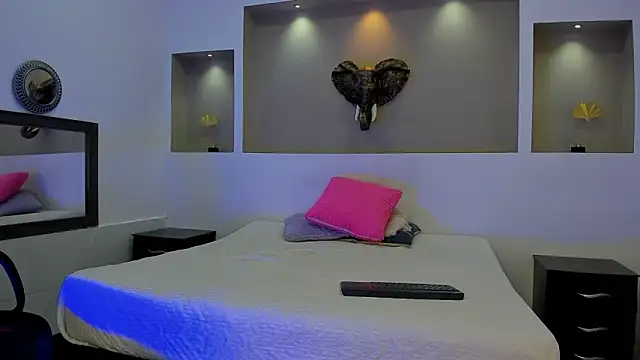 Snapshot of Tommy_kurtt chatting on 10/28/25, 12:19 Tommy kurtt online show from 10/28/25, 12:19