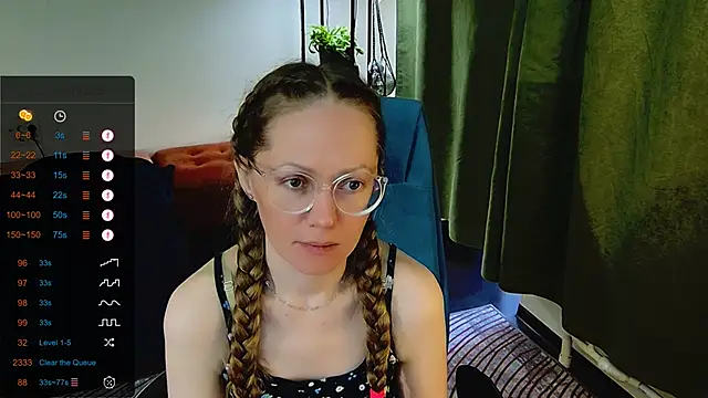 Snapshot of _Goldilocks_ chatting on 09/16/25, 07:09  Goldilocks  online show from 09/16/25, 07:09