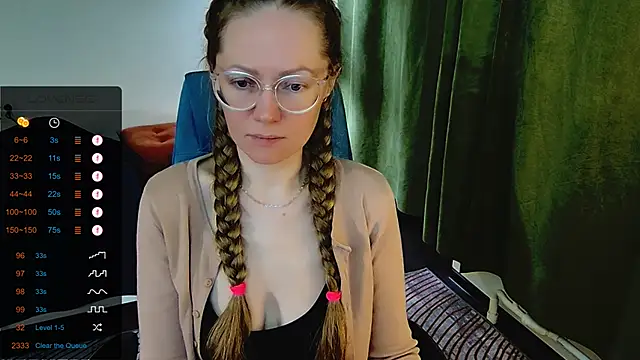 Snapshot of _Goldilocks_ chatting on 09/19/25, 06:59  Goldilocks  online show from 09/19/25, 06:59