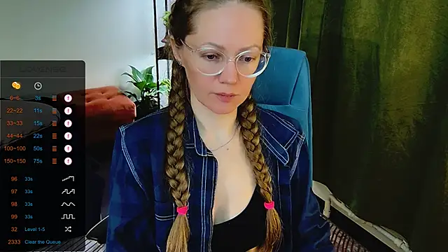 Snapshot of _Goldilocks_ chatting on 09/20/25, 06:58  Goldilocks  online show from 09/20/25, 06:58