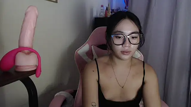 Snapshot of Sweetcummer_laura chatting on 11/02/25, 08:44 Sweetcummer laura online show from 11/02/25, 08:44