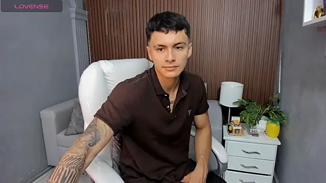 Leo santoro online show from 11/20/25, 01:33