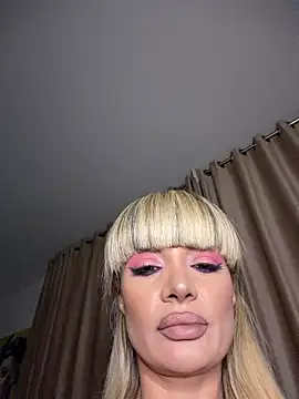 Snapshot of BOO_D chatting on 11/12/25, 07:24 BOO D online show from 11/12/25, 07:24