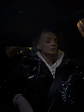 Snapshot of BOO_D chatting on 12/21/25, 09:22 BOO D online show from 12/21/25, 09:22