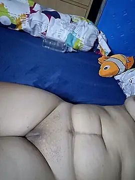 Snapshot of SweetASS6969 chatting on 11/17/25, 01:33 SweetASS6969 online show from 11/17/25, 01:33