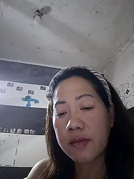 Snapshot of SweetASS6969 chatting on 11/30/25, 03:27 SweetASS6969 online show from 11/30/25, 03:27