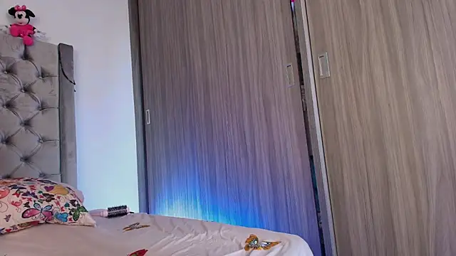 dreamsussi online show from 11/05/25, 07:47