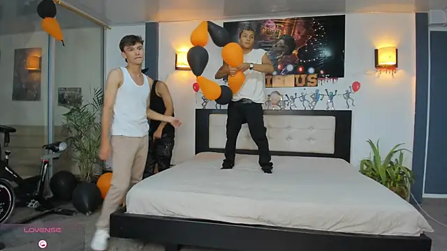 Bisexlifehot   online show from 11/06/25, 12:00