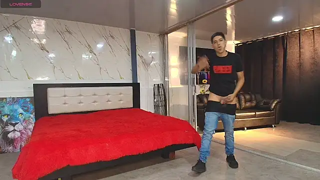 Bisexlifehot   online show from 05/10/26, 10:59